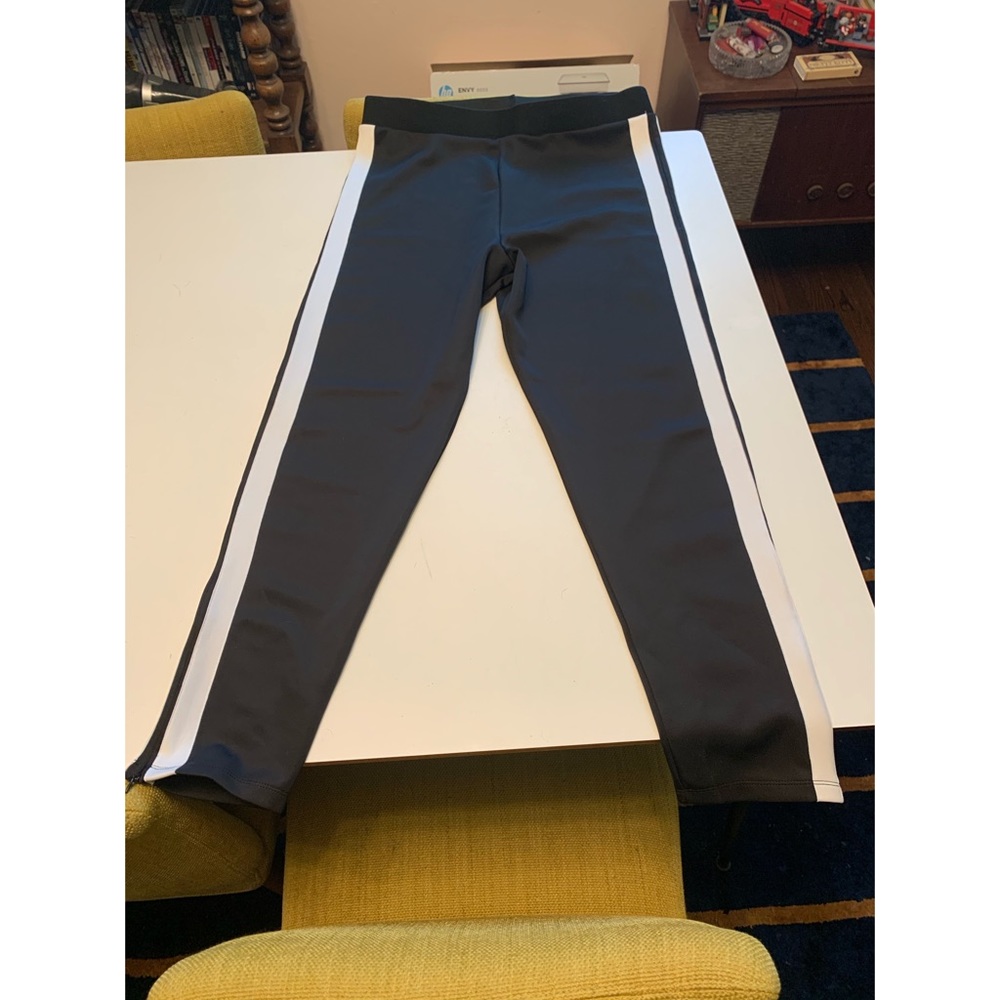 NWT 🏷 ASOS Side Stripe Legging w/ Zipper Detail